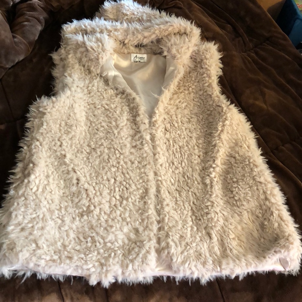 NWOT. fuzzy vest